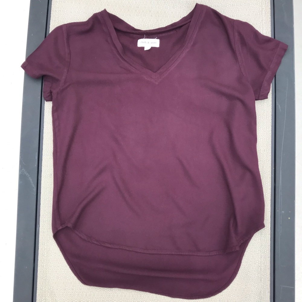 Cloth & Stone V-neck Top Burgundy Color
